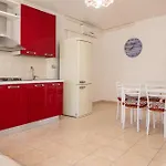 Aparthotel Hotiday Castello 3*